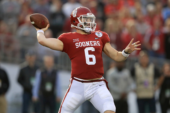 Oklahoma captains take Baker Mayfield's jersey with them to coin toss