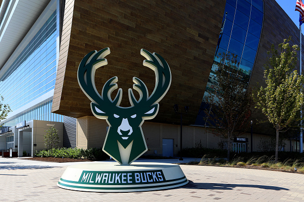 Milwaukee Bucks Dominate