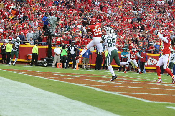 Notable NFL Free Agents - Eric Berry intercepts the Jets in the endzone