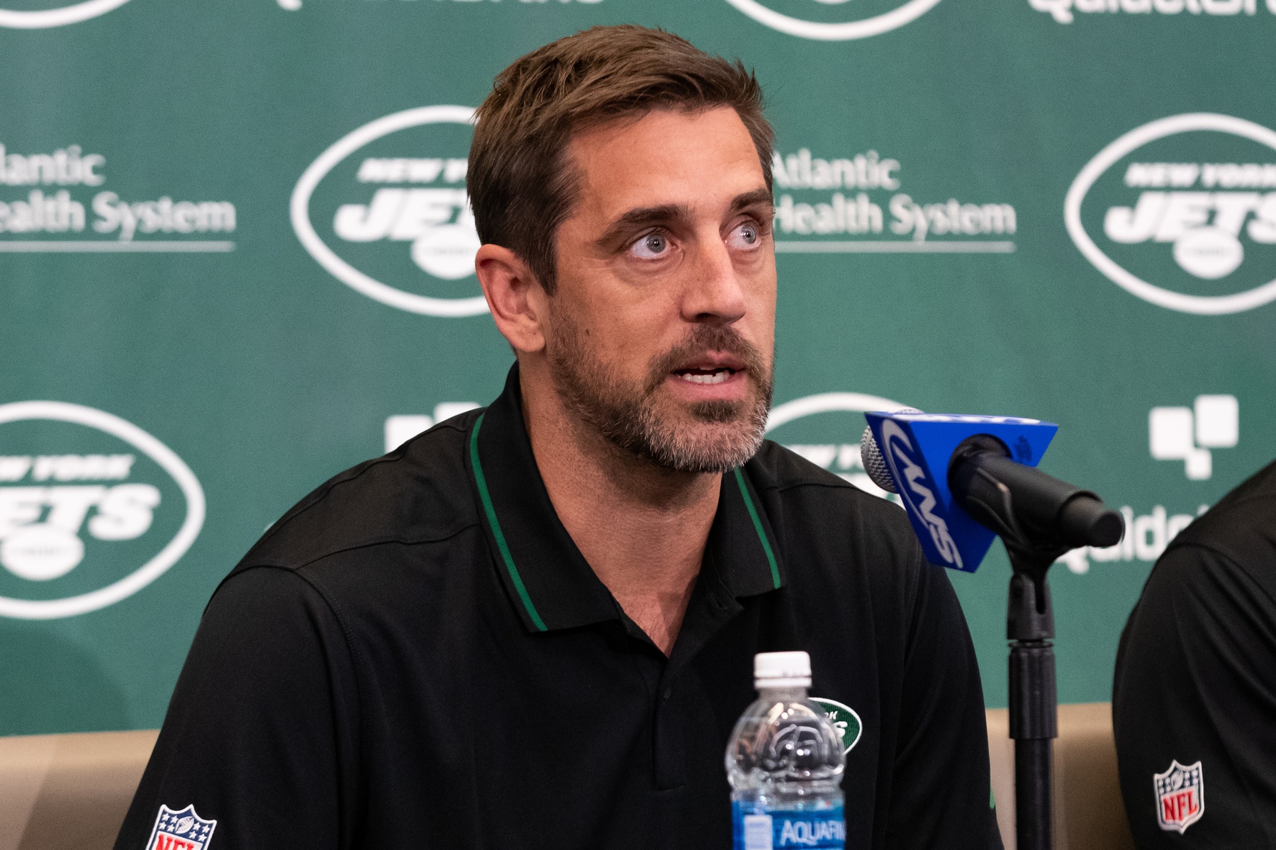 Breaking Down An Aaron Rodgers & New York Jets Trade Possibility +