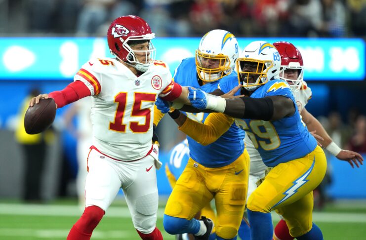 Kansas City Chiefs beat San Diego Chargers to clinch AFC West crown 