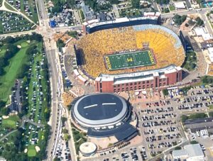 the big house in Michigan is the biggest of Big Ten college football stadiums
