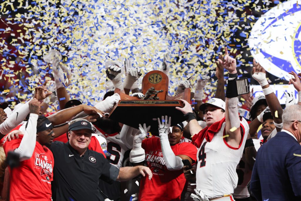 Dawgs Dominate: No. 3 Georgia Demolishes No. 9 Alabama 28-7 3 Georgia