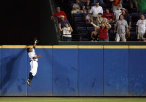 Home 1 Andruw Jones' career